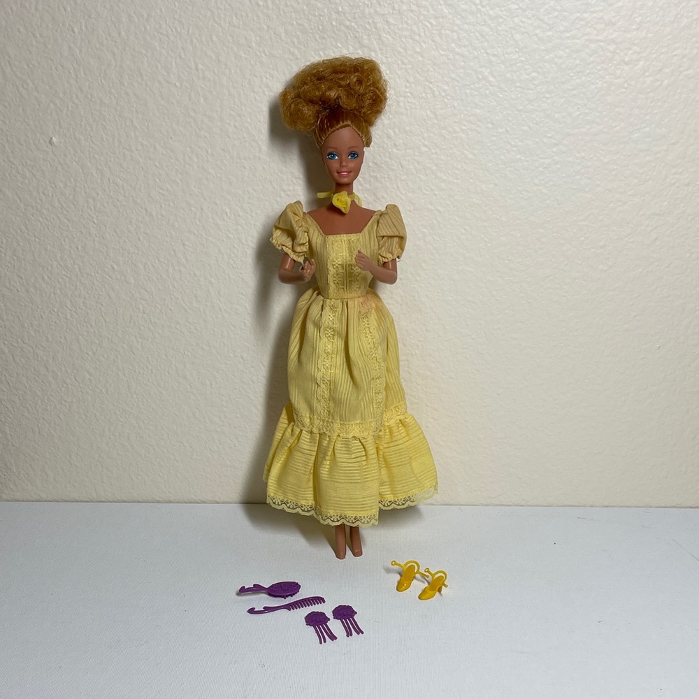 Magic Curl Barbie Doll in Yellow Dress with Purple Accessories